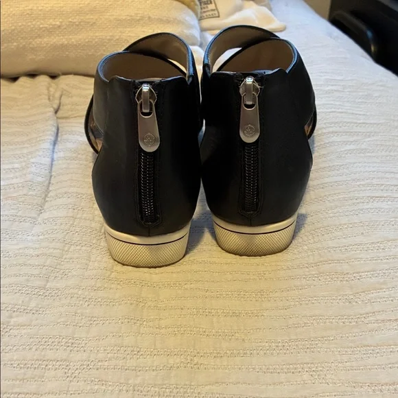 Adrienne Vittadini Black Cross-Strap AV Claud Sandals - Picture 4 of 5